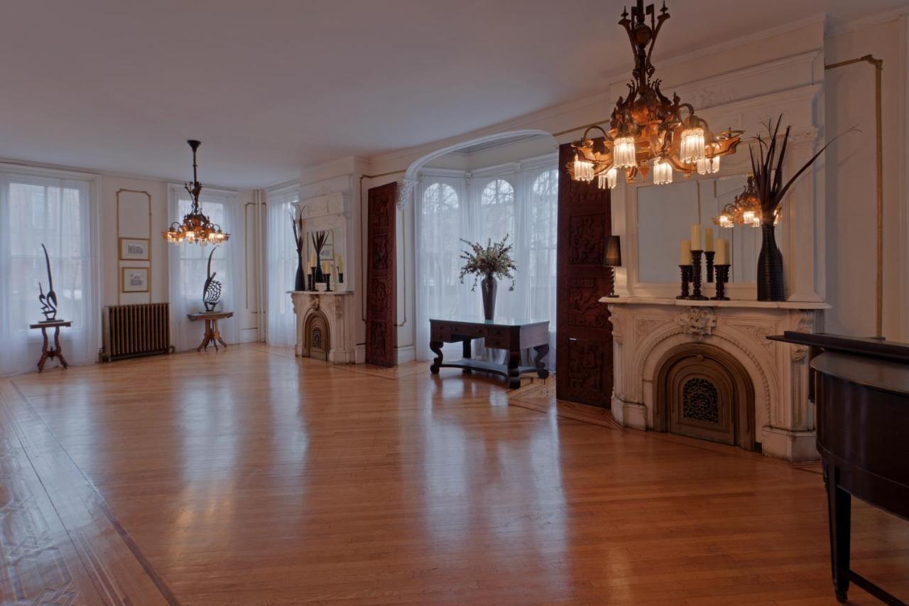 Akwaaba Mansion Bed & Breakfast นิวยอร์ก ภายนอก รูปภาพ